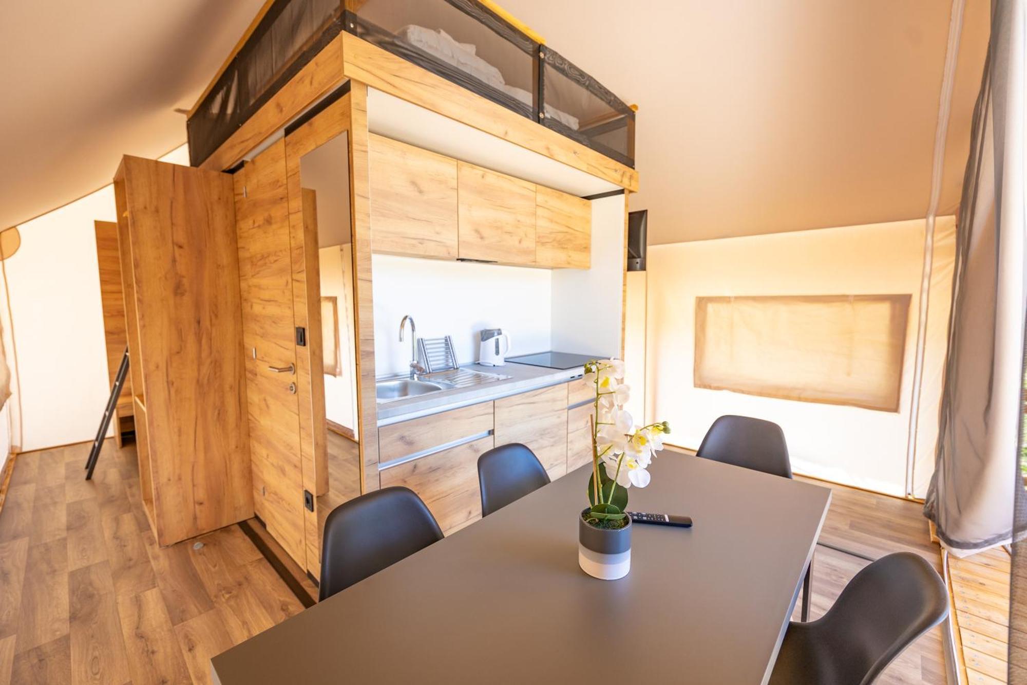 Camp Dole Zivogosce - Mobile Home And Glamping Tent 外观 照片